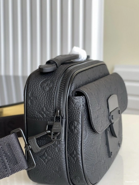 VUITTON S LOUIS LOCK MESSENGER 0227